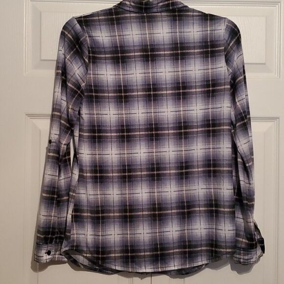 R & B Women's Long Sleeve Plaid Top Size Large - Picture 6 of 9